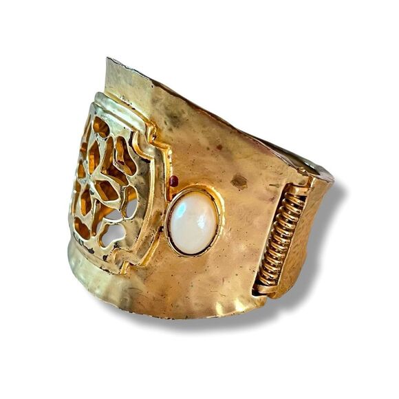 Gold Metal Pearl Cabochon Hinge Bracelet - Picture 3 of 5